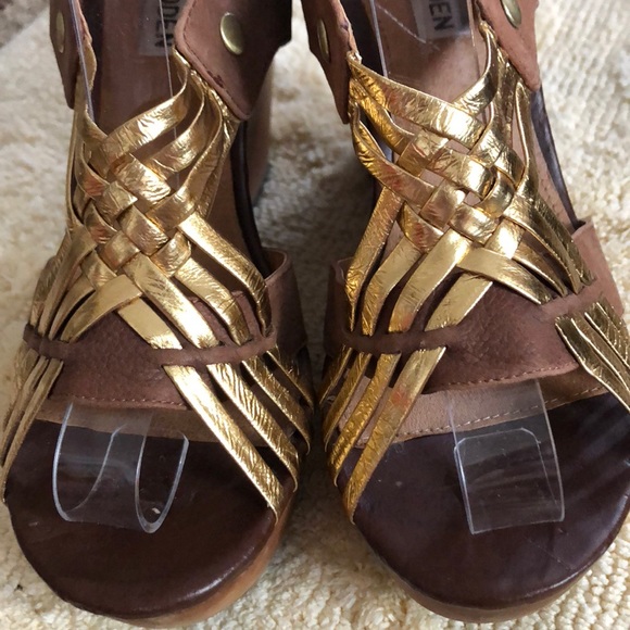💜💜STEVE MADDEN💜💜GOLD/BROWN LEATHER PLATFORMS - Picture 3 of 8